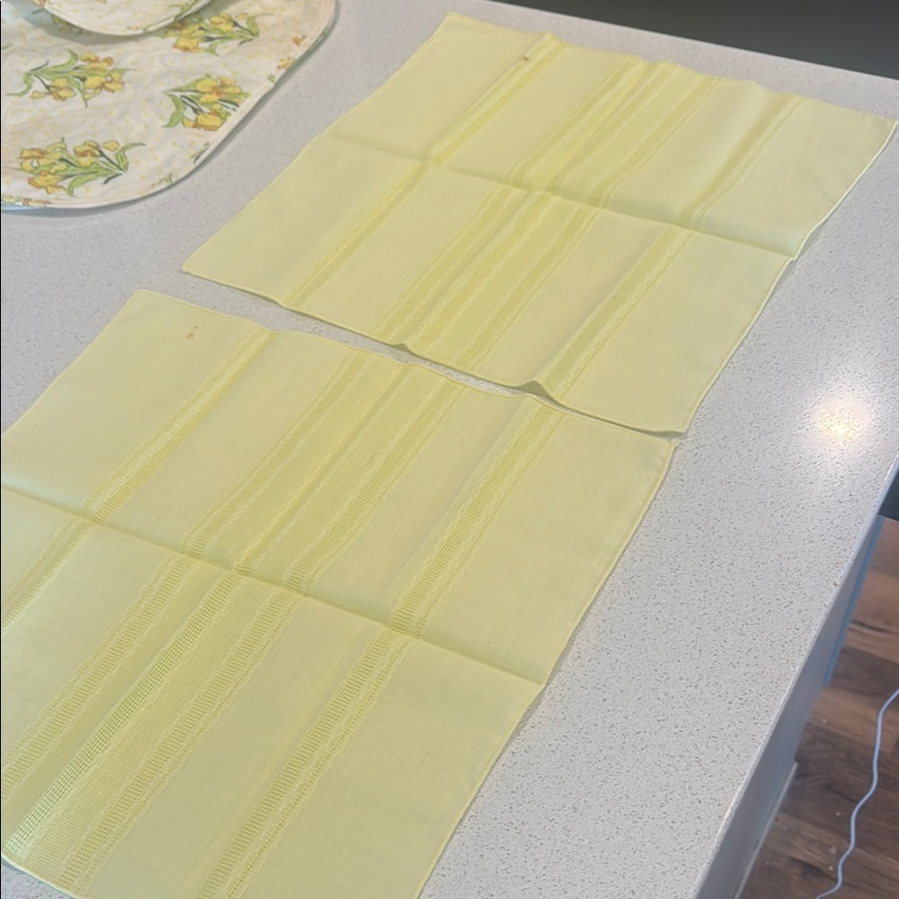 Vintage Floral Yellow Kitchen Set of 2 placemats 4 napkins - Picture 6 of 11
